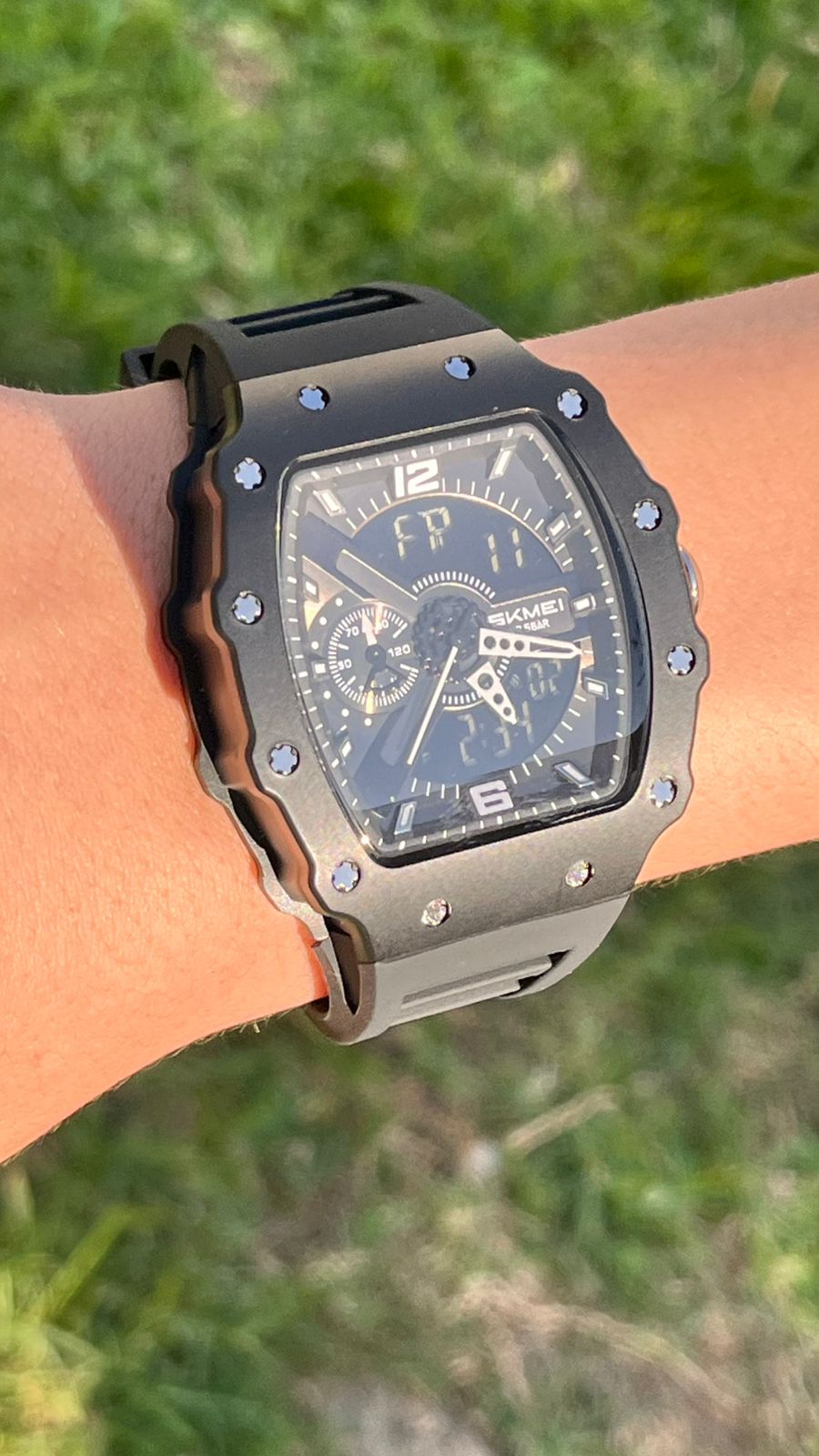 Reloj Deportivo Estilo "RM" – Black Edition